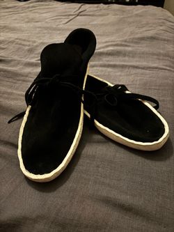 Low cut black moccasins
