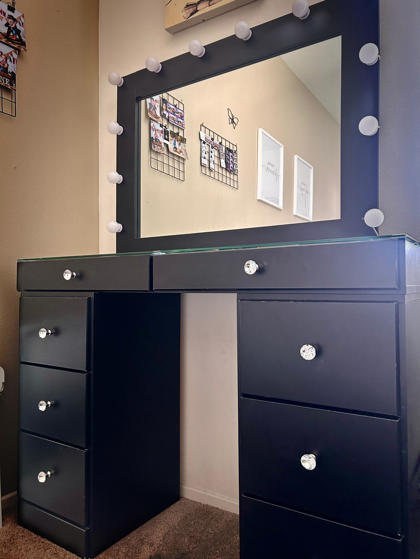Vanity Makeup Dresser And Mirror