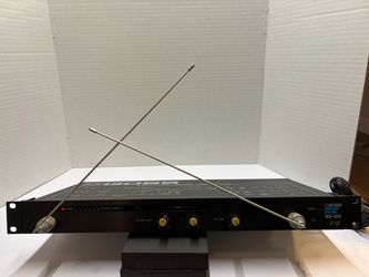 Boss WS-100 Wireless System Diversity Receiver