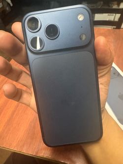 iPhone 17 pro max blue