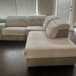 GRAY RECLINING SECTIONAL WITH CUPHOLDER&STORAGE