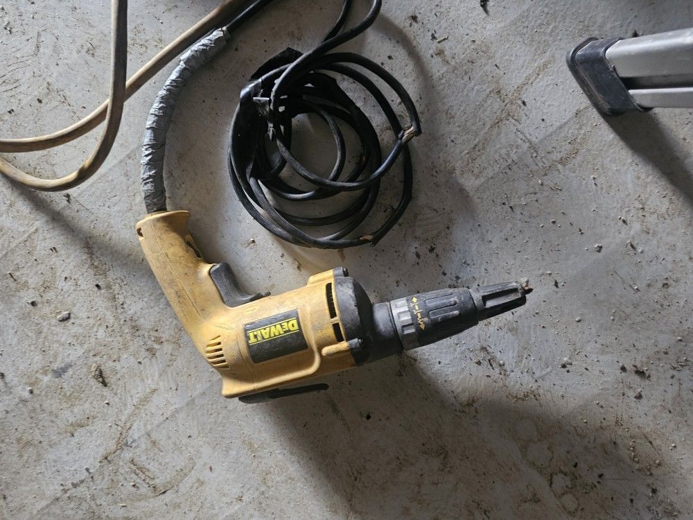 Dewalt Screw Drill