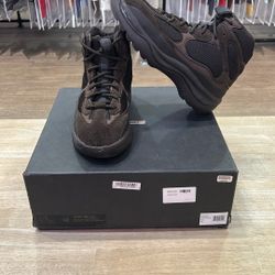 USED 43 EU (10.5 US) YEEZY SEASON 7 BOOT “OIL”