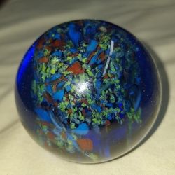 Vintage Round Clear Glass Paperweight with different color flakes in the Centre L9V269