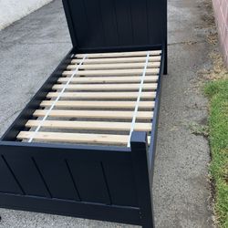 Twin Frame