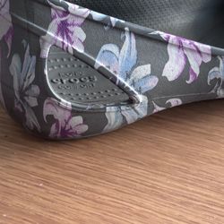 Women’s Crocs / Floral Flats 