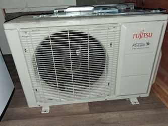 Fujitsu mini split 12,000 btu