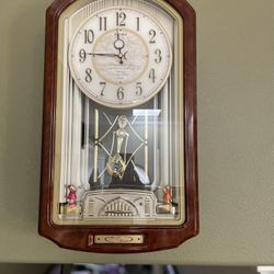Seiko Melodies in Motion Wall Clock “ Broadway Show tunes Dropping Dial” 