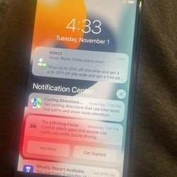 iPhone 7 32 Gb W/ 1 Year Of Phone Service Included