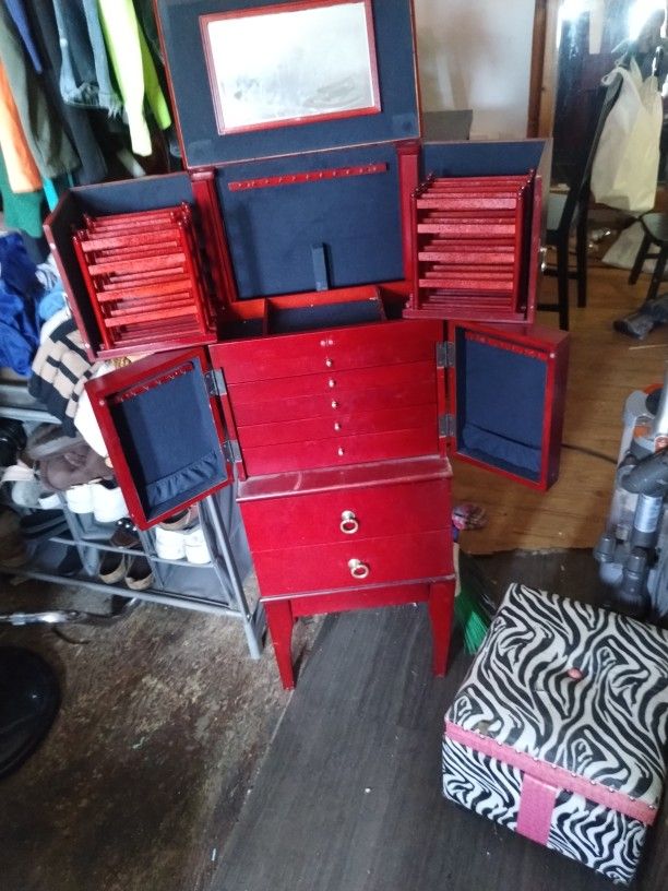 Beautiful Jewelery Box