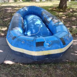 Professional quality river raft/ready for the water.