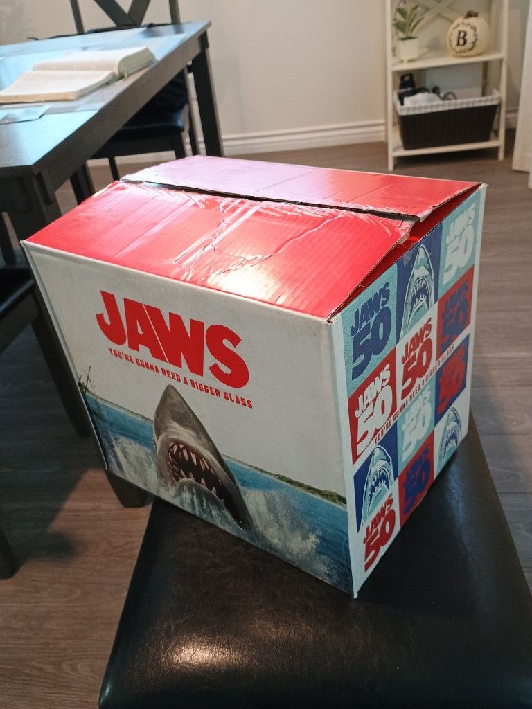 Collectible Jaws Empty Wine Case