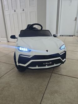 Lamborghini Urus White For Kids.