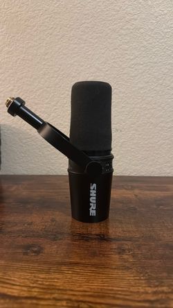 Shure MV7
