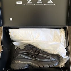 Adidas Pharrell Williams Triple Black Jellyfish