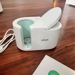 Brand new Cricut mug maker