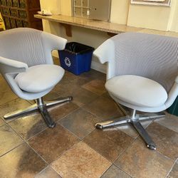 i2i Steelcase Lounge Chairs