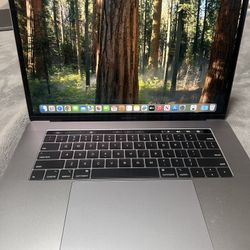 Apple MacBook Pro / 15 inch Touch Bar Retina Display / Core i7 / 16GB RAM/ 512GB SSD