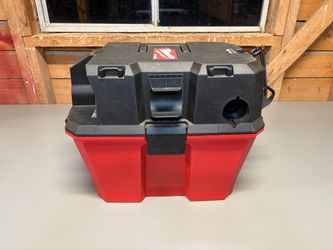 Milwaukee M18 Dual Battery Cordless Wet/Dry Shop Vacuum