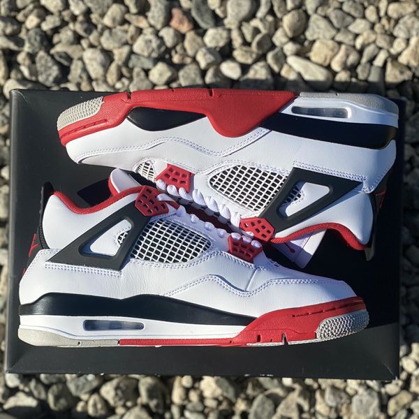 Fire red 4s SIZE 6,6.5, 8, 9,11.5 HMU FOR SIZE AND PRICE LA MEET UP OR ...