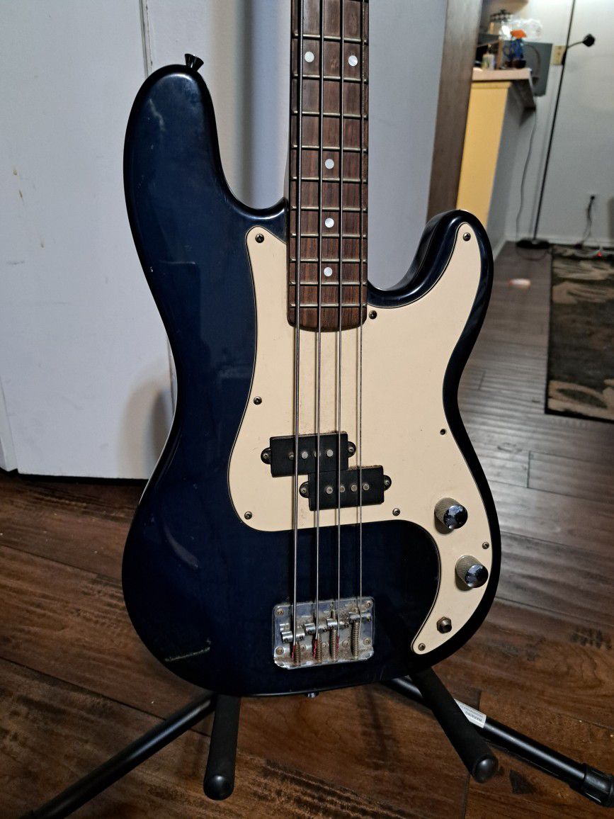 Johnson Short Scale Precision Bass
