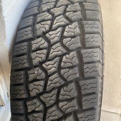 285/70/17    1 USED TIRE   LT285/70/17