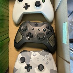 Xbox One Game Bundle With 3 Controllers 20+ Games