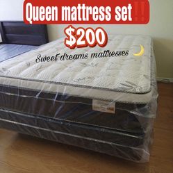 Queen Size Euro Pillow Top Mattress Set