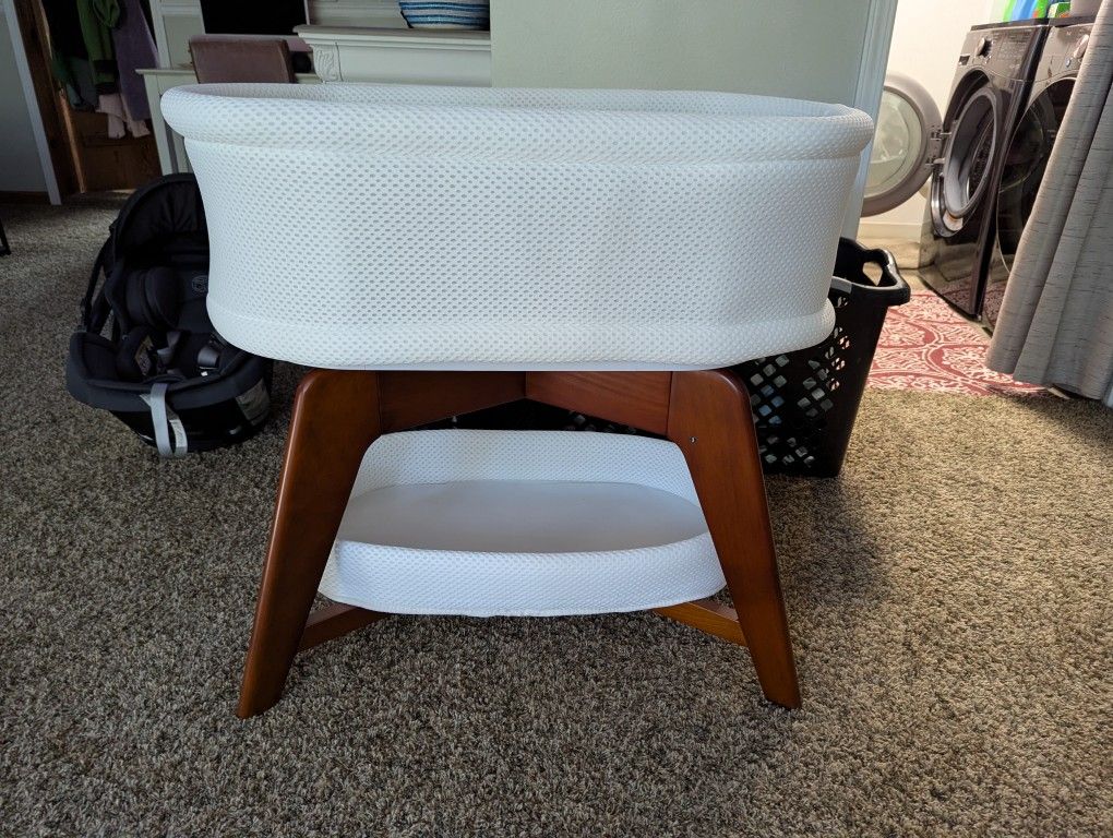 Evi Smart Baby Bassinet