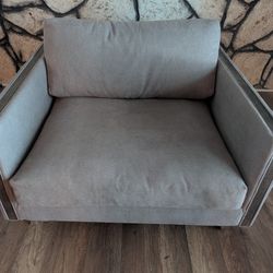 Wide Sitting Chair with Built-in USB Charging Port