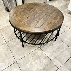 Beautiful 499 retail pottery barn table 