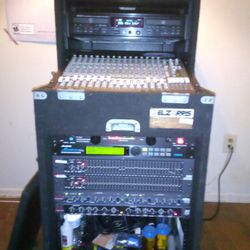 Portable Mackie 1604VLZ PRO Mixer