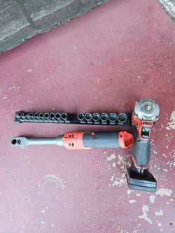 Milwaukee Fuel Brushless Impact Wrench with Socket Set