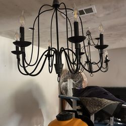 2 Chandaliers