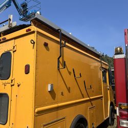 Service Box Van Truck Exterior Ladder Rack Mounts