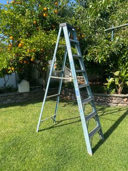 Gd. Cond. Werner 8ft Fiberglass Step Ladder