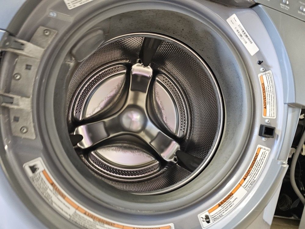 WHIRLPOOL DUET FRONT LOAD WASHER AND GAS DRYER SET HEAVY DUTY for Sale