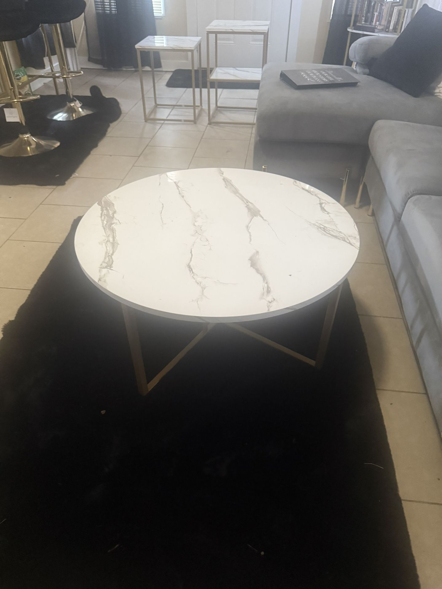 Coffee Table With 2 End Tables