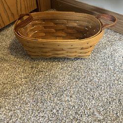 2005 Small Longaberger basket