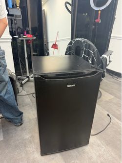 Mini fridge