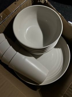 Plates/cups