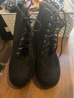 Boots. Size 8