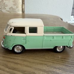 Toy Volkswagen bus double cab pick up