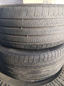 245/45R19 Pirelli Runflat Tires (2)