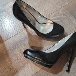 Jessica Simpson Black High Heel