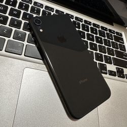 iPhone XR 64GB Carrier Unlocked Good Condition