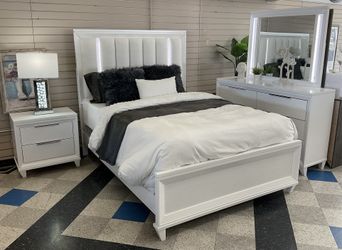 4 Pc Queen Bedroom Set