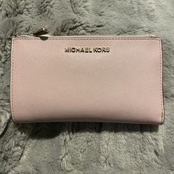 Light Pink Michael Kors Wallet