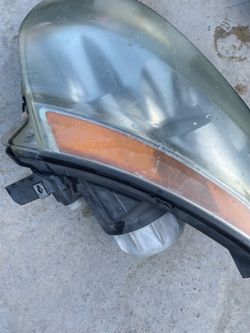 2005-2006 Maxima headlight