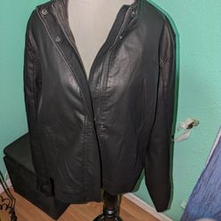 New Woman's Soft Leather Jacket Size: XXL but fits XL-1X Color: Black. Closing:Zipper, Dressy-Casual
